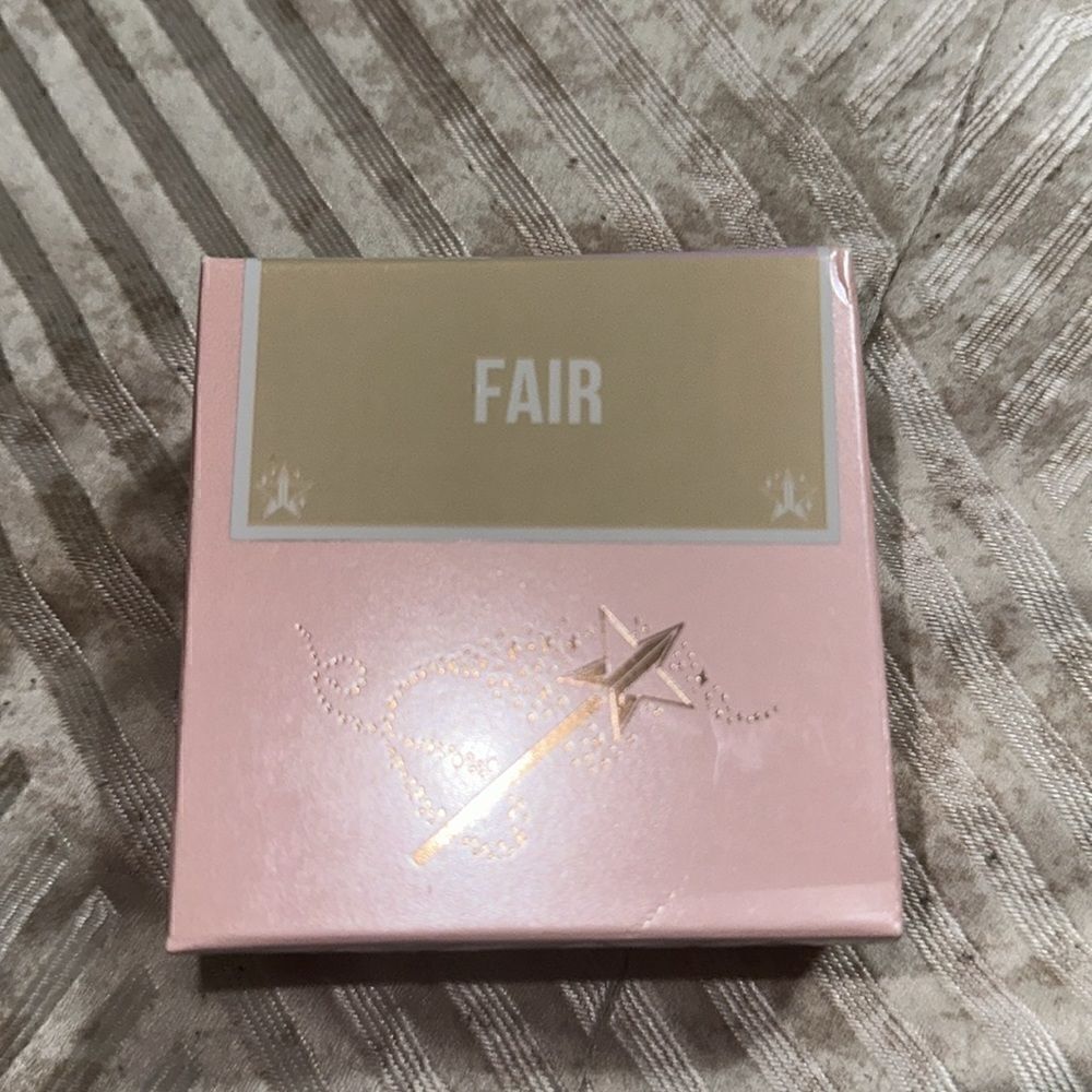 Jeffree Star Magic Star Fair Luminous Setting Powder - Picture 3 of 4